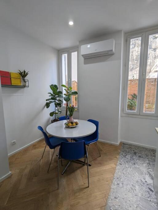 T2 Cosy Avec Terrasse Et Parking Lägenhet Marseille Exteriör bild