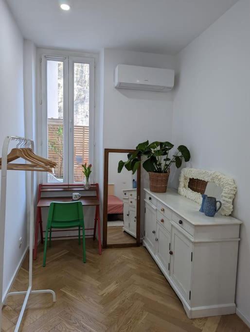 T2 Cosy Avec Terrasse Et Parking Lägenhet Marseille Exteriör bild